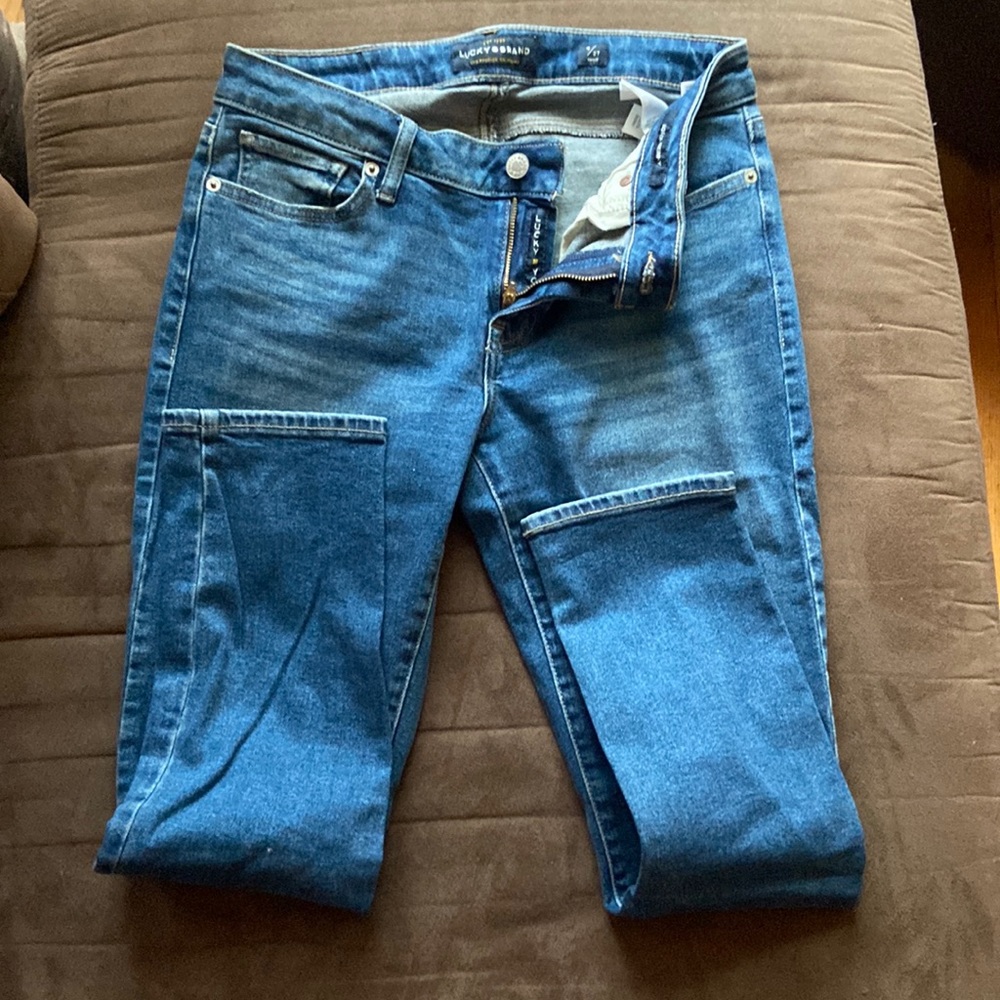 Lucky brand Lolita skinny jeans, size 4; only worn a few times 💕